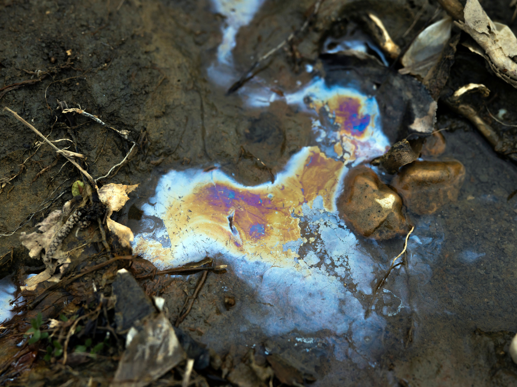 Pollution du sol : comprendre les causes, les risques et les solutions pour un sol sain
